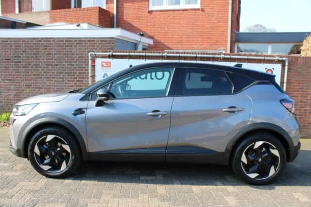 Renault Captur (2025) thumbnail 3