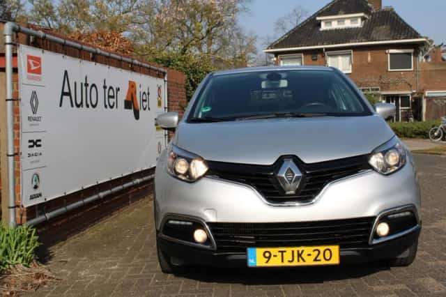 Renault Captur (2014) thumbnail 2