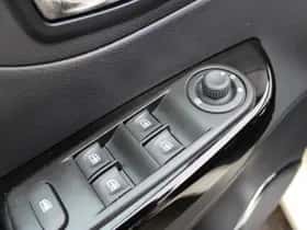 Renault Captur (2014) thumbnail 19