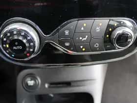 Renault Captur (2014) thumbnail 23