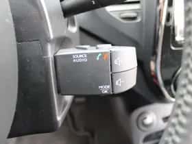 Renault Captur (2014) thumbnail 24