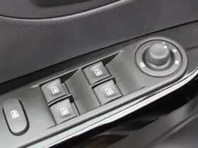 Renault Captur (2015) thumbnail 19