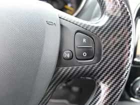 Renault Captur (2015) thumbnail 23