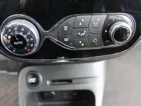 Renault Captur (2015) thumbnail 26