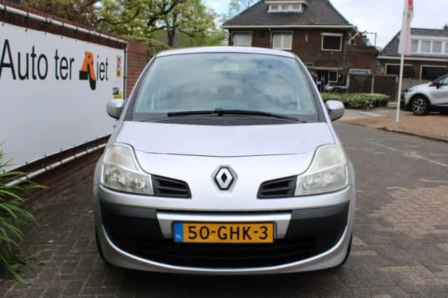 Renault MODUS (2008) thumbnail 2