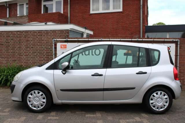 Renault MODUS (2008) thumbnail 3