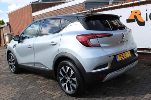 Renault Captur (2024) thumbnail 5