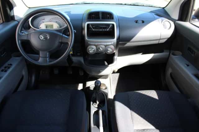 Daihatsu SIRION (2009) thumbnail 6