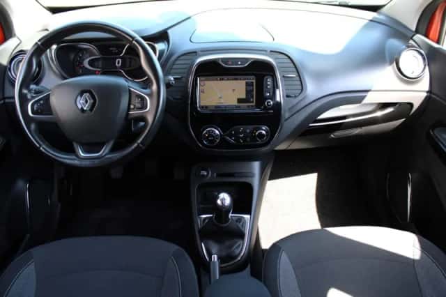 Renault Captur (2016) thumbnail 5