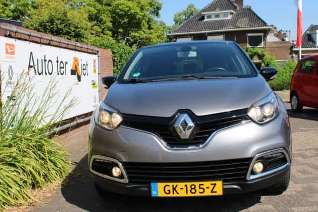 Renault Captur (2015) thumbnail 2