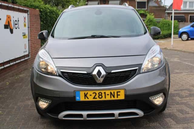Renault Scénic (2015) thumbnail 2