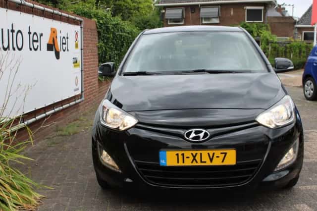 Hyundai i20 (2012) thumbnail 2