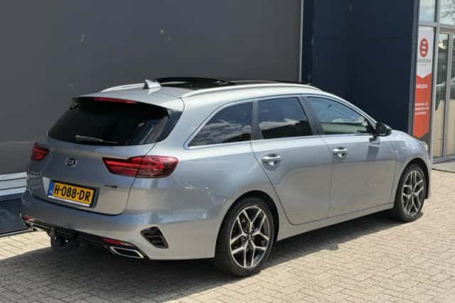 Kia Ceed Sportswagon (2020) thumbnail 2