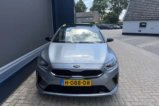 Kia Ceed Sportswagon (2020) thumbnail 5