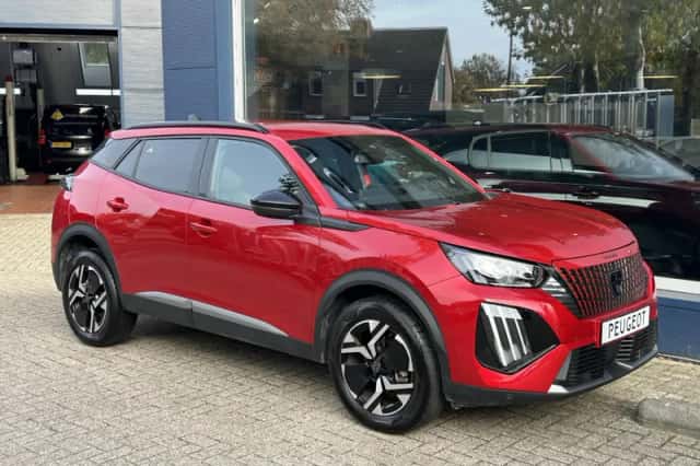 Peugeot 2008 (2024) thumbnail 2