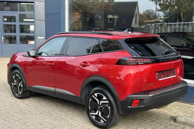 Peugeot 2008 (2024) thumbnail 3