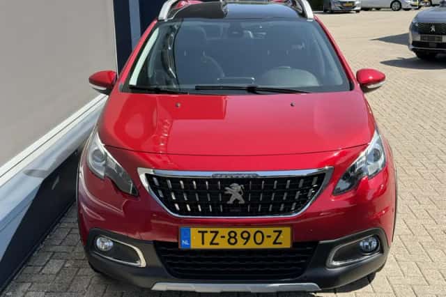 Peugeot 2008 (2018) thumbnail 4