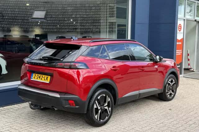 Peugeot 2008 (2023) thumbnail 2