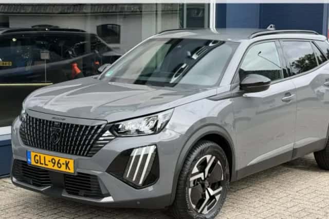 Peugeot 2008 (2024) thumbnail 1