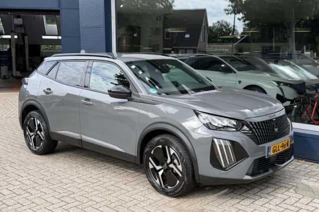 Peugeot 2008 (2024) thumbnail 4
