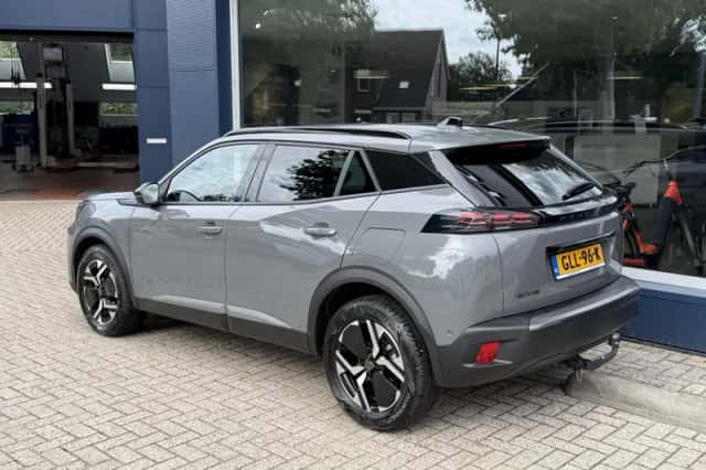 Peugeot 2008 (2024) thumbnail 5