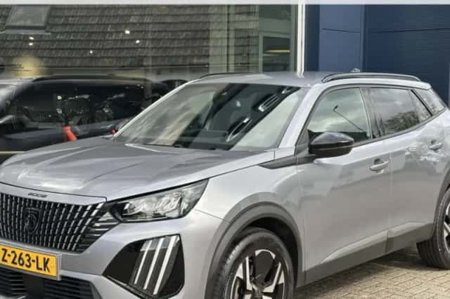 Peugeot 2008 (2023) thumbnail 1