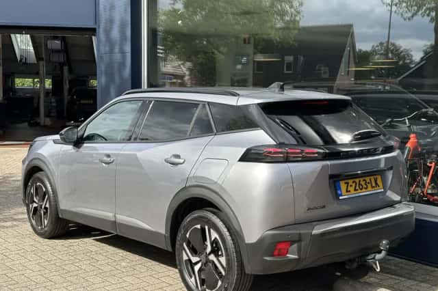 Peugeot 2008 (2023) thumbnail 4