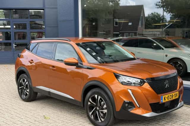 Peugeot 2008 (2021) thumbnail 3