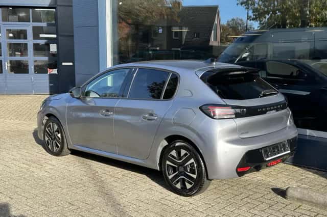 Peugeot 208 (2024) thumbnail 3
