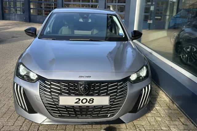 Peugeot 208 (2024) thumbnail 6