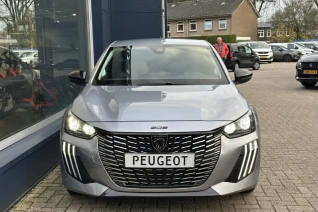 Peugeot 208 (2024) thumbnail 4