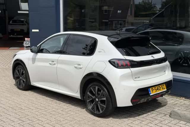 Peugeot 208 (2022) thumbnail 5