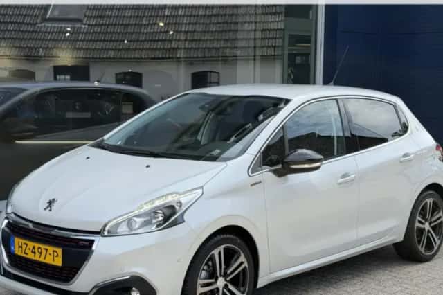 Peugeot 208 (2016) thumbnail 1