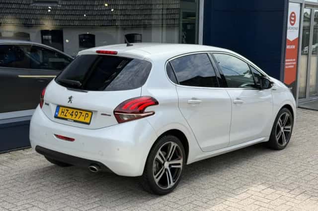 Peugeot 208 (2016) thumbnail 6