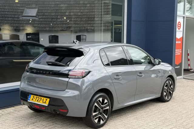 Peugeot 208 (2024) thumbnail 2