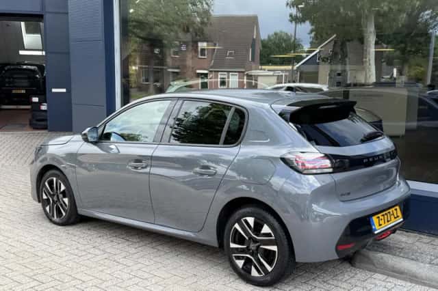 Peugeot 208 (2024) thumbnail 5