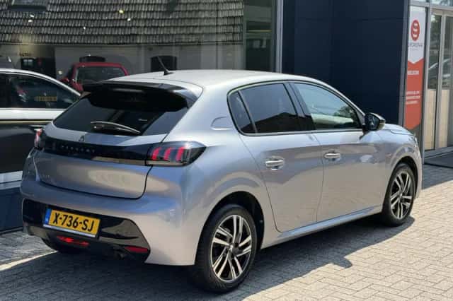 Peugeot 208 (2023) thumbnail 2