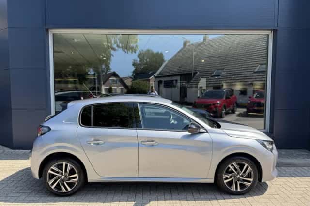 Peugeot 208 (2023) thumbnail 6
