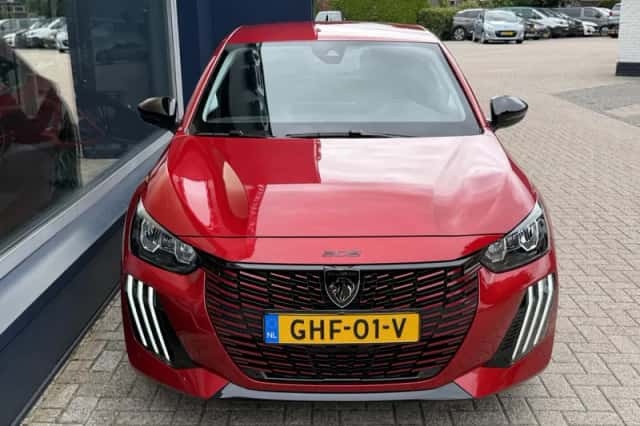 Peugeot 208 (2024) thumbnail 3