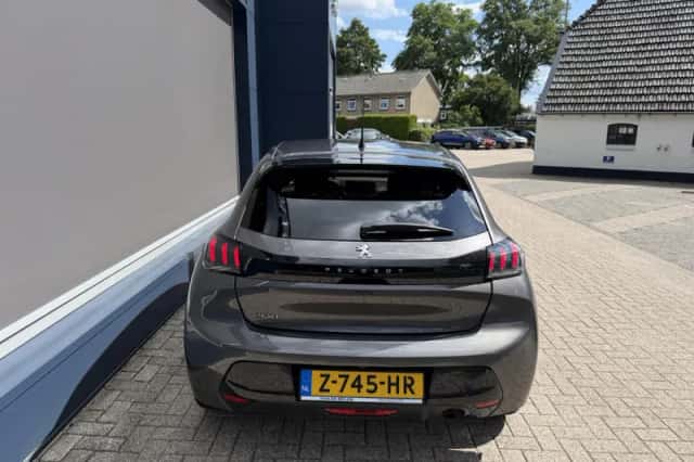 Peugeot 208 (2022) thumbnail 6