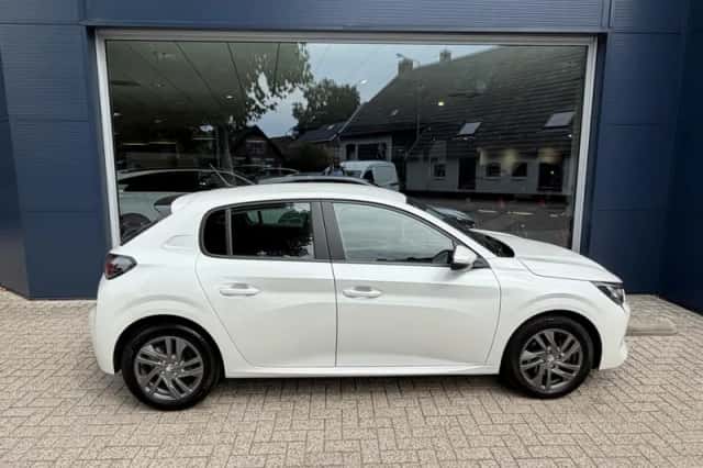 Peugeot 208 (2021) thumbnail 5