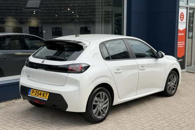 Peugeot 208 (2021) thumbnail 6