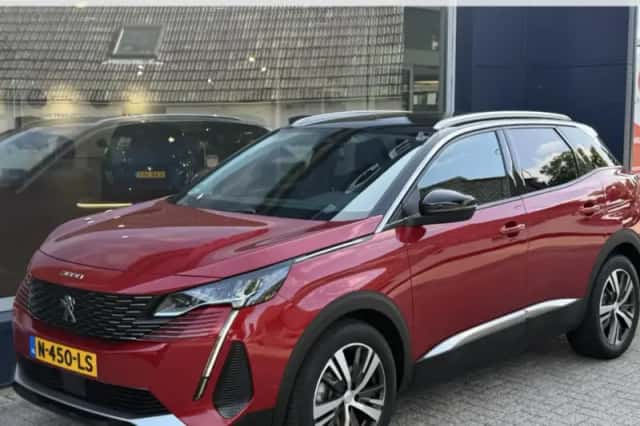 Peugeot 3008 (2021) thumbnail 1