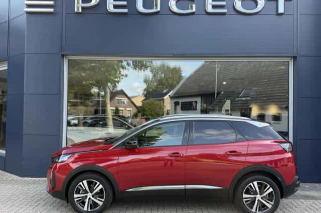 Peugeot 3008 (2021) thumbnail 4
