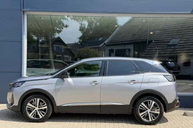 Peugeot 3008 (2024) thumbnail 5