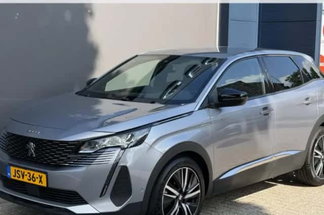Peugeot 3008 (2024) thumbnail 1