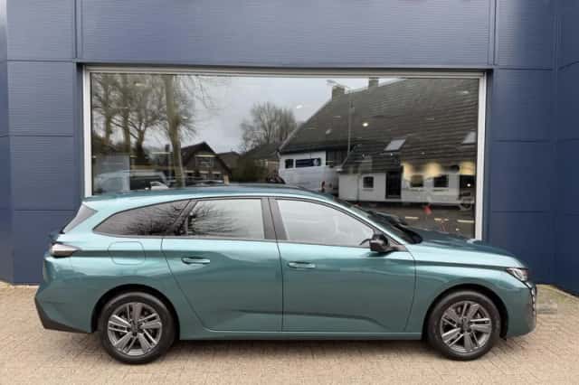 Peugeot 308 (2023) thumbnail 6