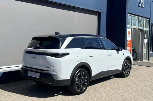 Peugeot 5008 (2025) thumbnail 4