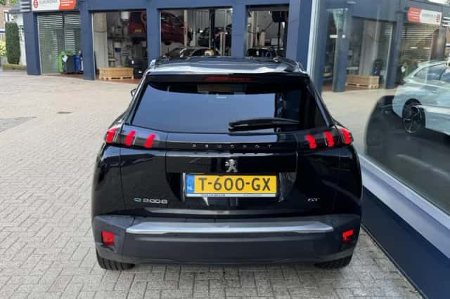 Peugeot e-2008 (2022) thumbnail 6