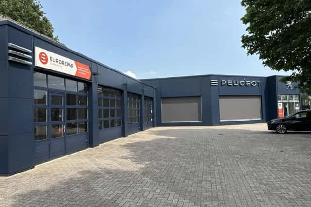 Peugeot e-2008 (2022) thumbnail 2